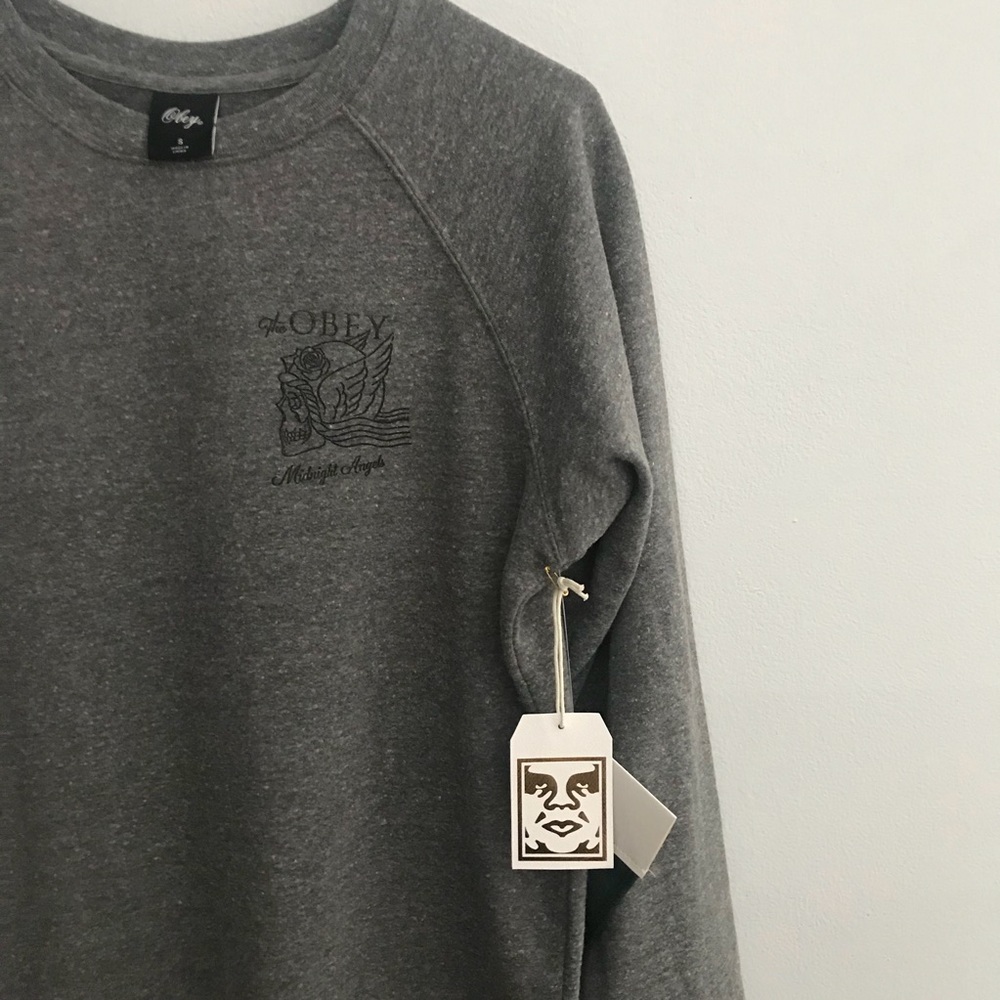 NWT OBEY women Lightweight Crewneck